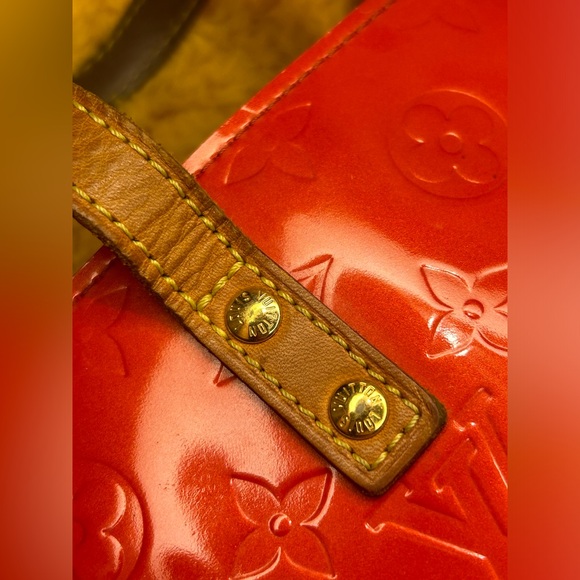 Louis Vuitton Red Vernis Reade PM Embossed Monogram Tote - Picture 7 of 16
